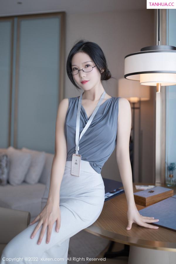 陈若依 抖娘利世 [XiuRen]高清写真图 2022.11.23 No.5900 利世 丝袜长裙第11张图片